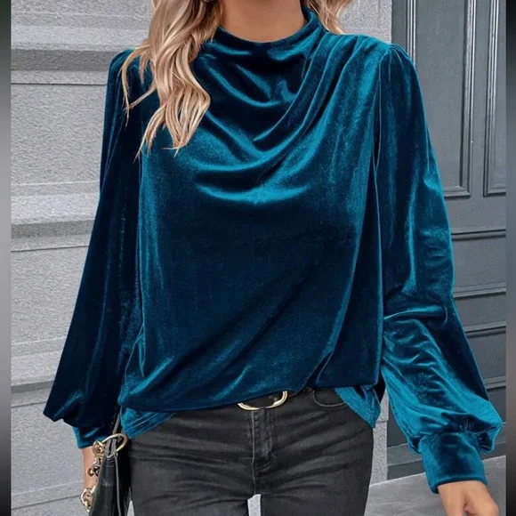 Luxe navy blue draped velvet top - Picture 13 of 16